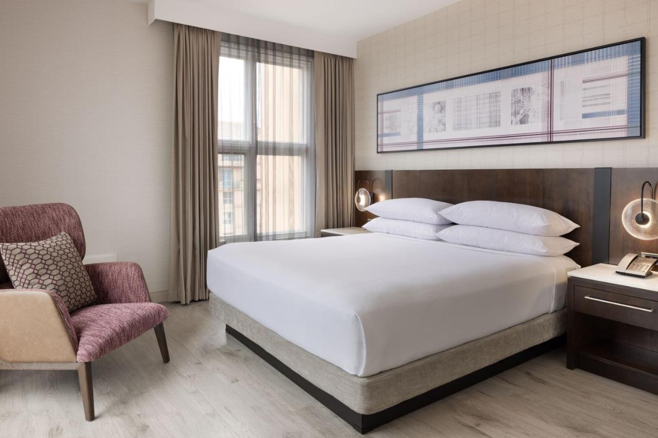 Delta Hotels By Marriott Grand Okanagan Resort Kelowna Exterior foto