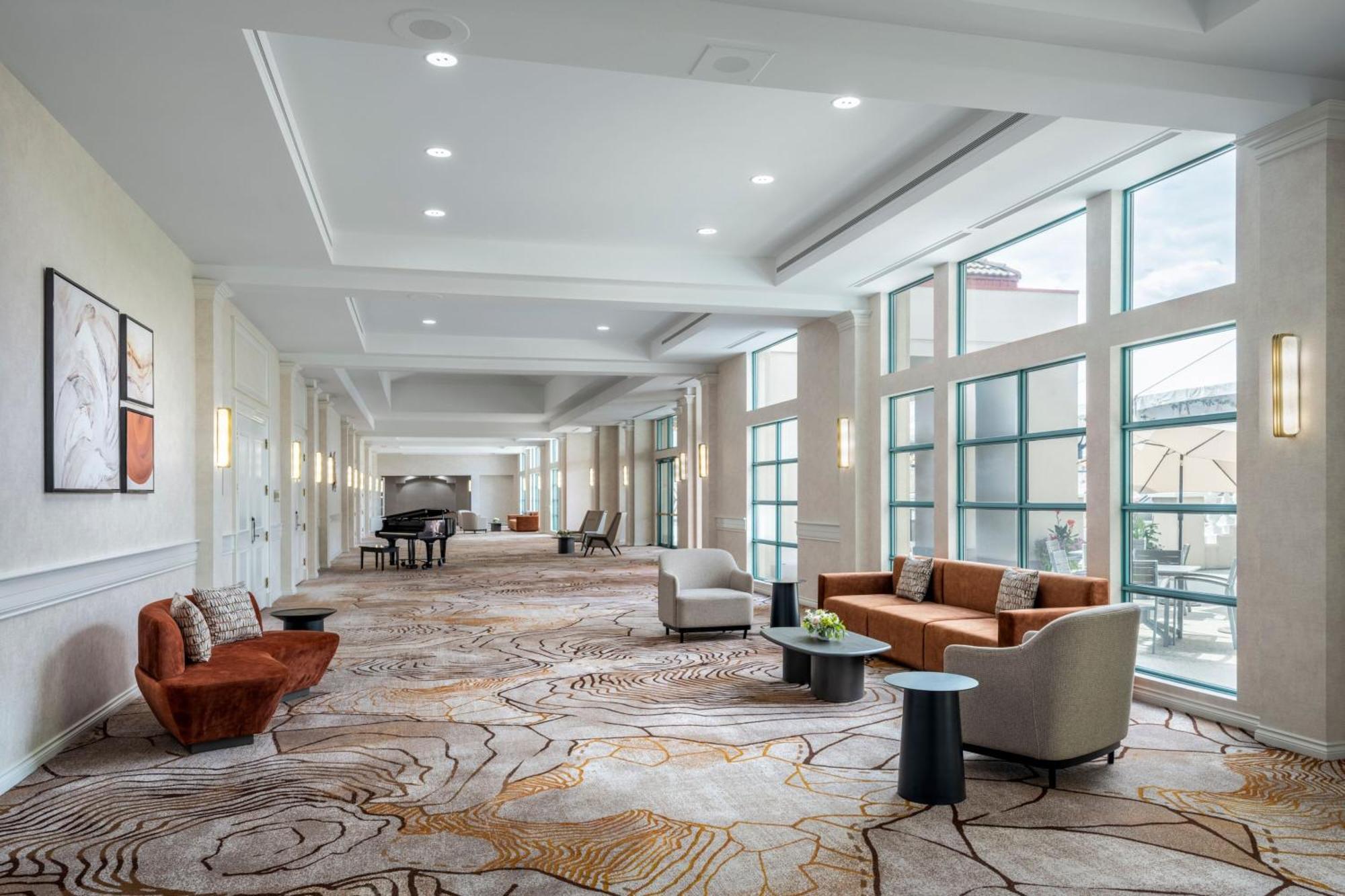 Delta Hotels By Marriott Grand Okanagan Resort Kelowna Exterior foto