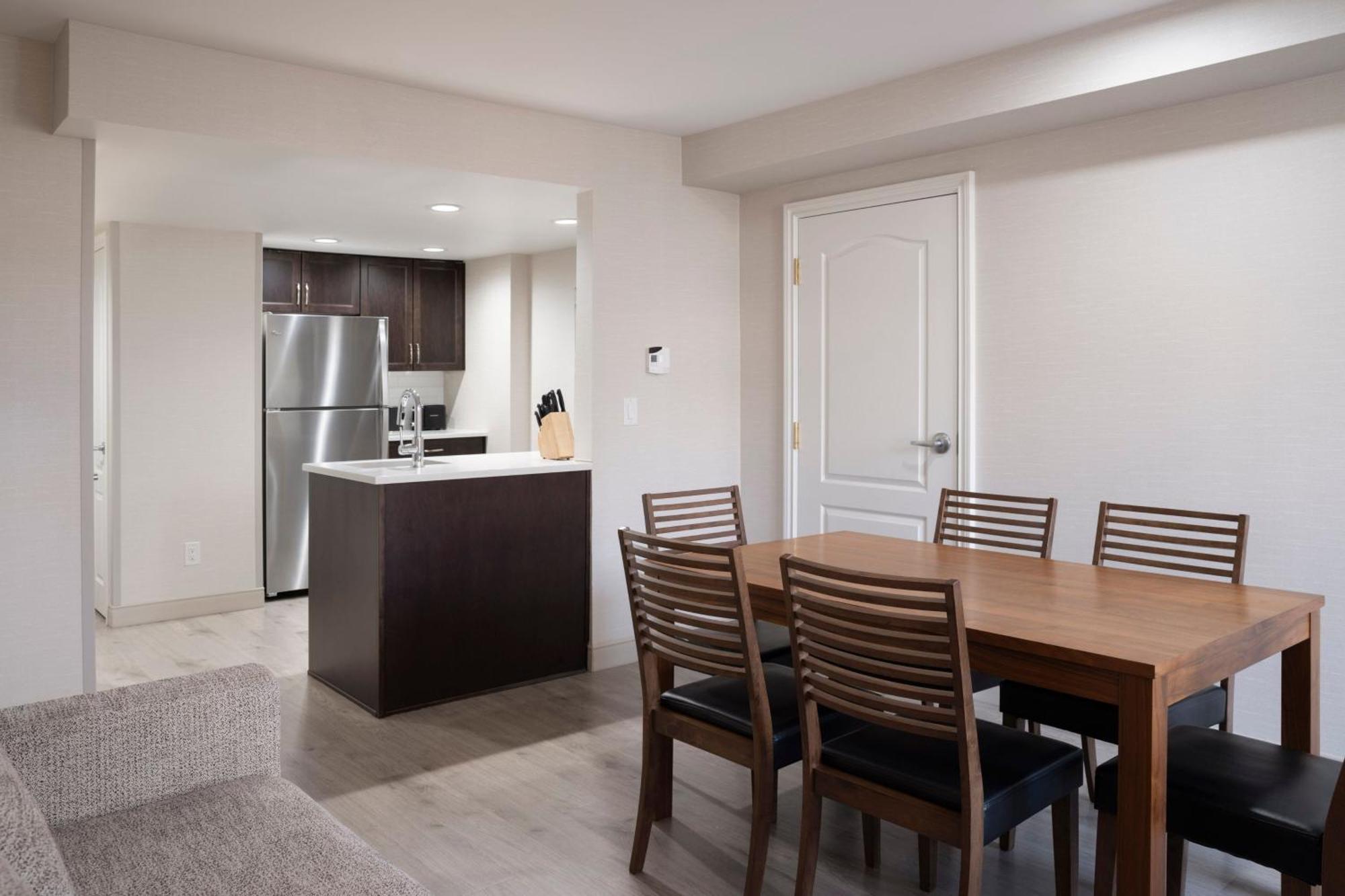 Delta Hotels By Marriott Grand Okanagan Resort Kelowna Exterior foto