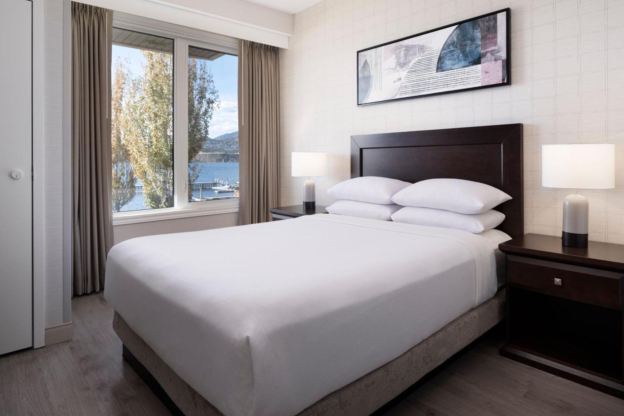 Delta Hotels By Marriott Grand Okanagan Resort Kelowna Exterior foto