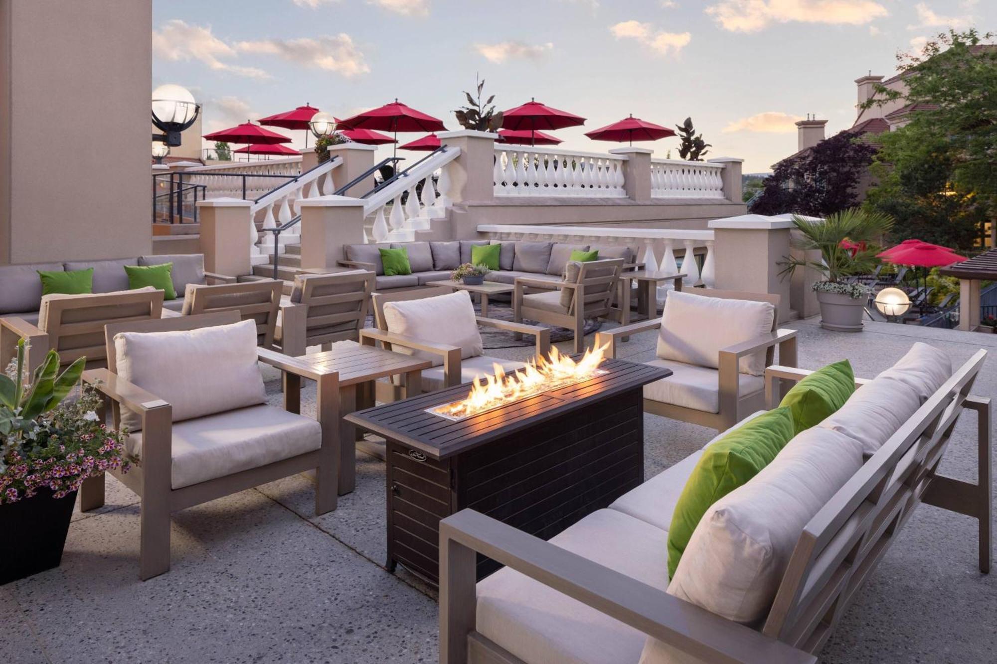 Delta Hotels By Marriott Grand Okanagan Resort Kelowna Exterior foto
