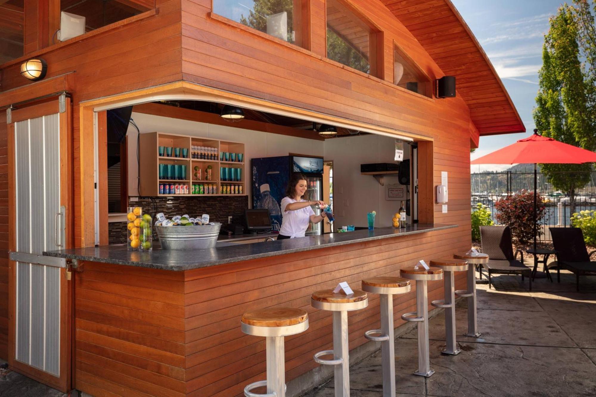 Delta Hotels By Marriott Grand Okanagan Resort Kelowna Exterior foto
