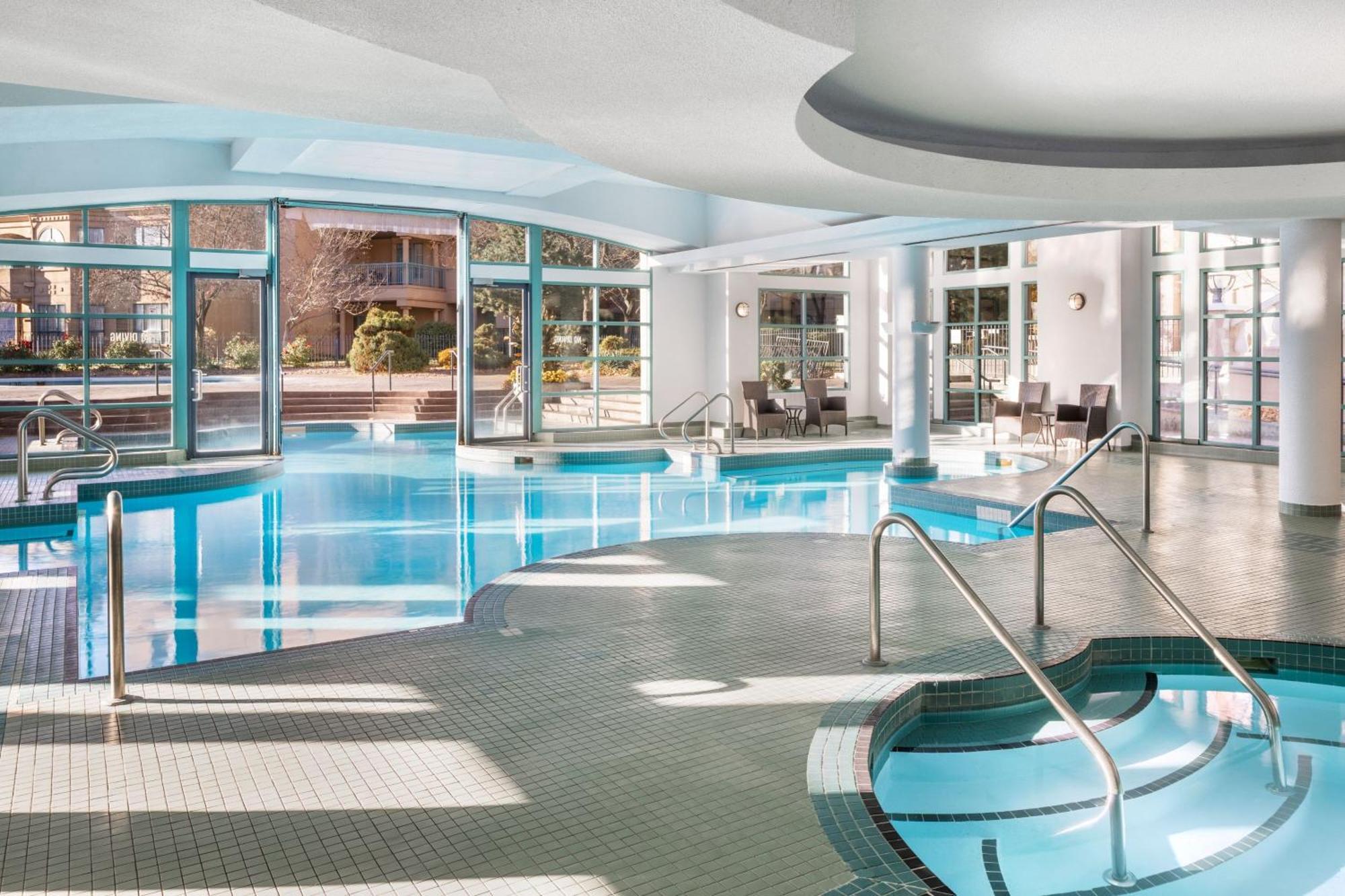 Delta Hotels By Marriott Grand Okanagan Resort Kelowna Exterior foto