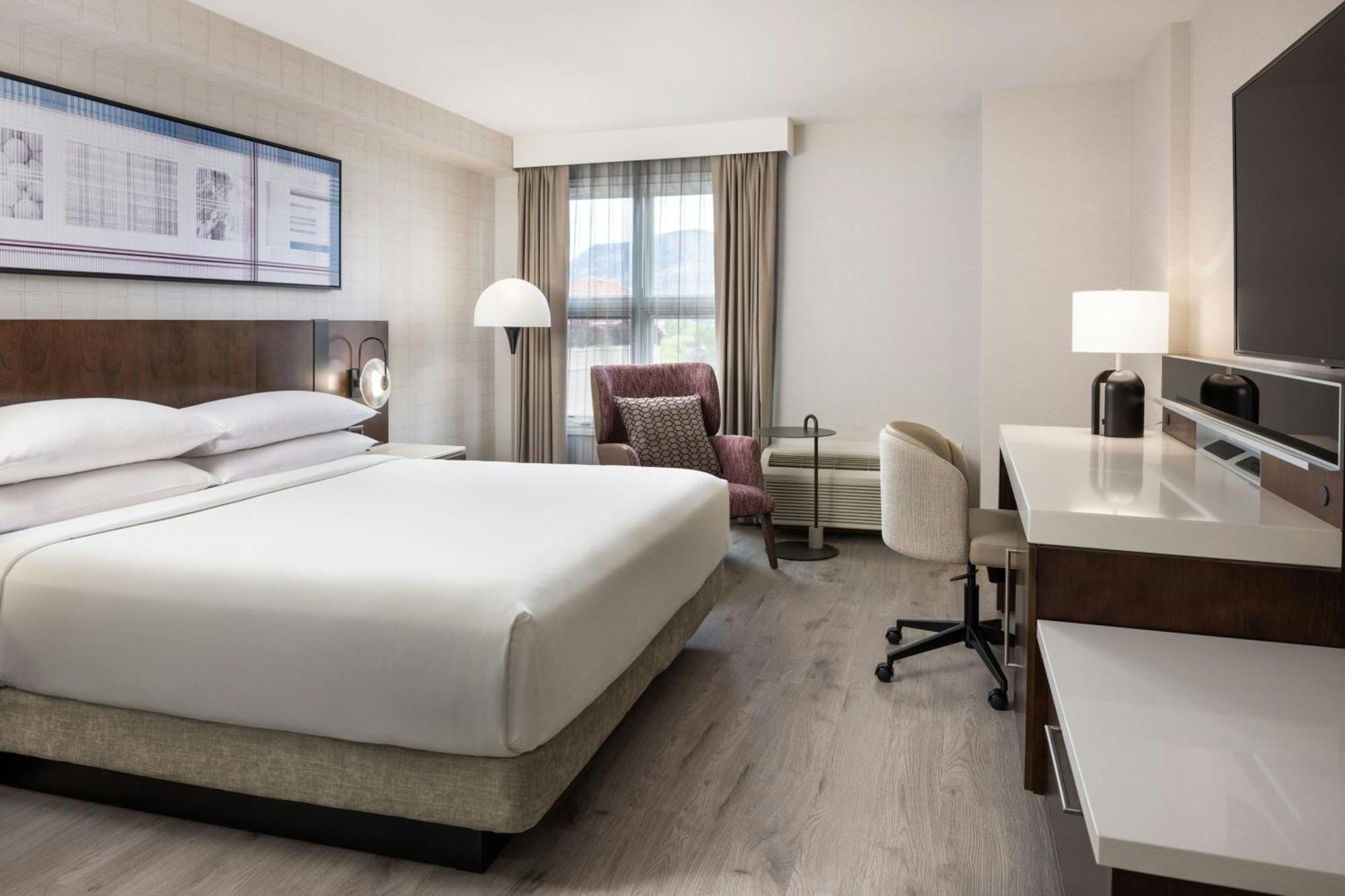 Delta Hotels By Marriott Grand Okanagan Resort Kelowna Exterior foto
