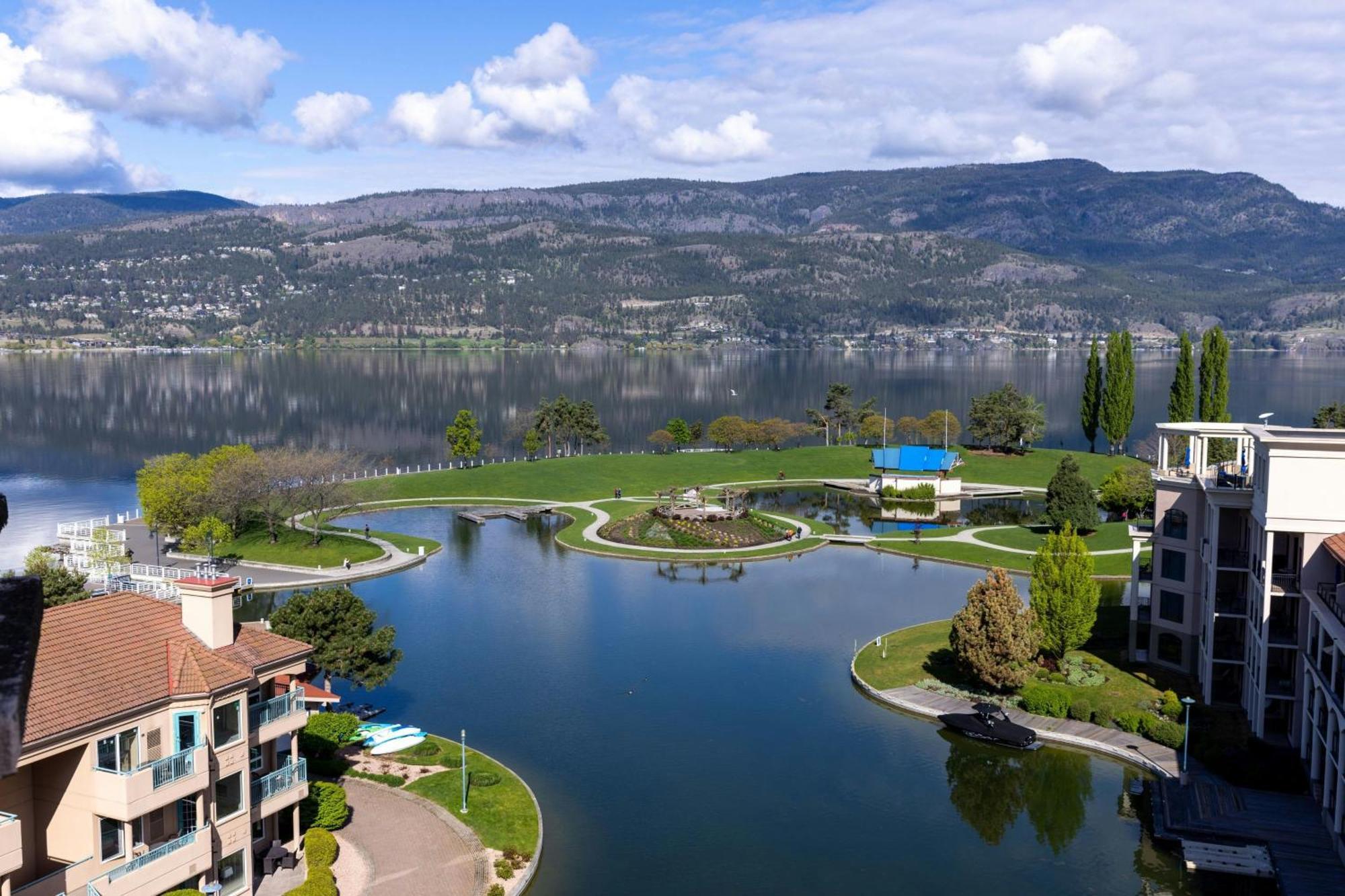 Delta Hotels By Marriott Grand Okanagan Resort Kelowna Exterior foto