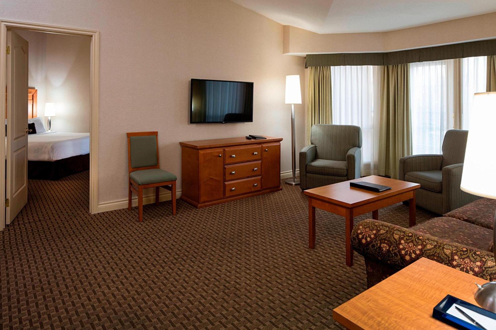 Delta Hotels By Marriott Grand Okanagan Resort Kelowna Exterior foto